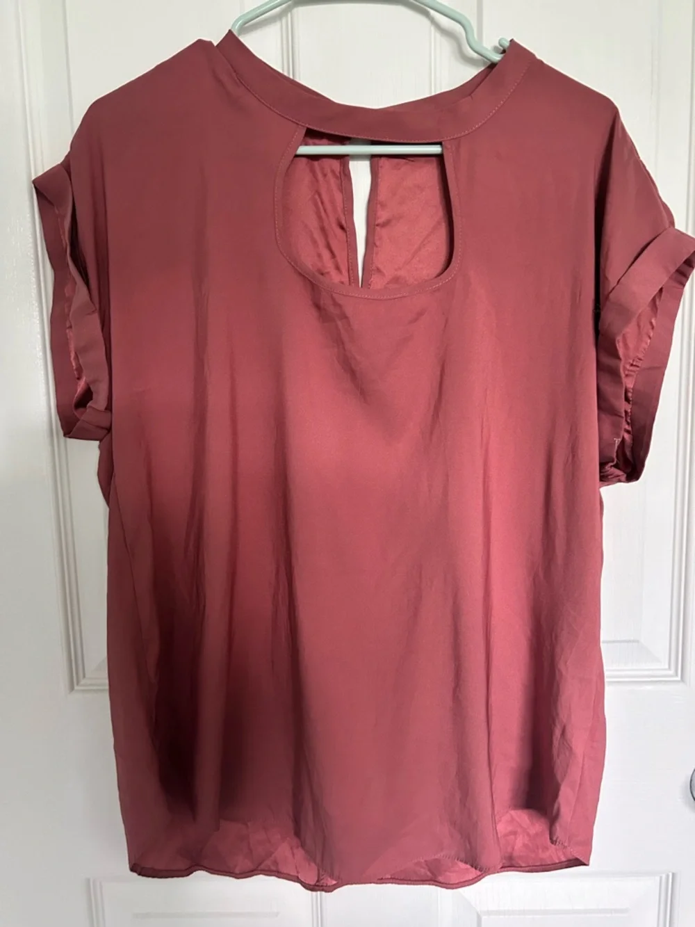 SO Mauve Short Sleeve Blouse with Front Keyhole - Picture 2 of 4